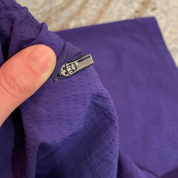 Athleta Summer 2020 Textured Brooklyn Athletic Running Shorts #566692 - Picture 5 of 8